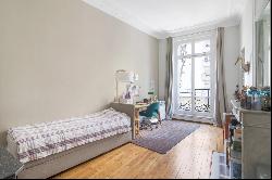 Paris 16th District – A superb family apartment