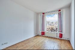 Paris 6th District - Carrefour de l'Odéon, 5th floor, two bedrooms.