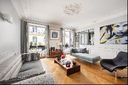 Paris 9th District – An elegant 3-bed apartment