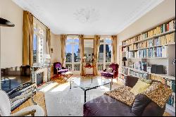 Versailles Notre-Dame  -  A 3-bed apartment enjoying an open view