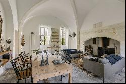 In the heart of the Nièvre department – A magnificent 14th century property