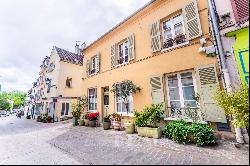 Marly-le-Roi  -  A charming 5-bed period property