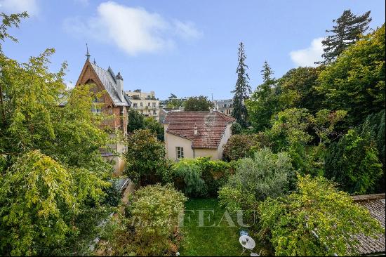 Versailles Les Prés – A 2/3 bed apartment with a parking space