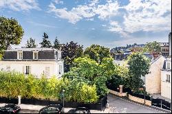 Paris 16th District – A 2-bed apartment enjoying open views