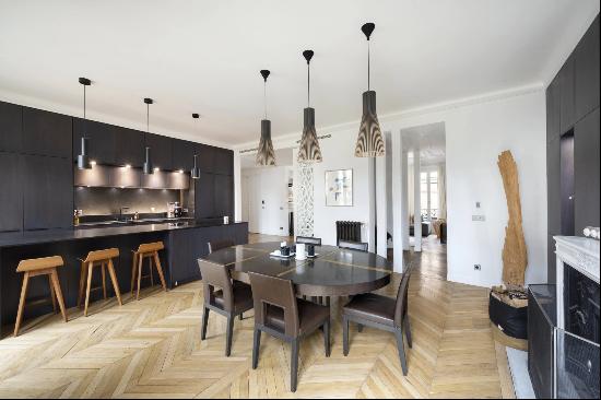 Paris 6th District - A superb 4-bed apartment