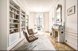 Paris 16th District - A renovated 5-bed apartment in a prime location