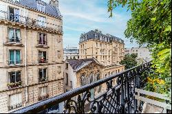 Paris 5th District - An elegant 3-bed apartment