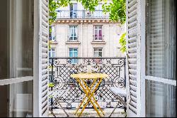 Paris 5th District - An elegant 3-bed apartment