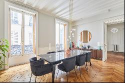 Paris 8th District - A sublime 4-bed apartment