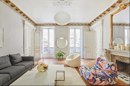 Paris 8th District - A sublime 4-bed apartment