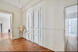 Paris 8th District - A sublime 4-bed apartment