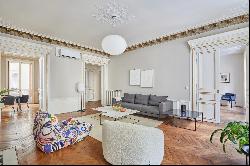 Paris 8th District - A sublime 4-bed apartment