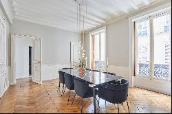 Paris 8th District - A sublime 4-bed apartment