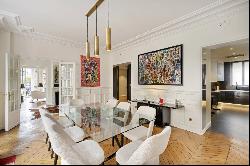 Paris 6th District – A 3-bed apartment in perfect condition