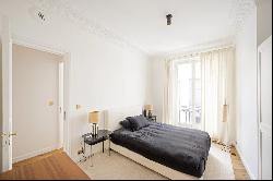 Paris 6th District – A 3-bed apartment in perfect condition