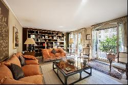 Paris 7th District - A 2/3 bed apartment with balconies