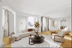 Paris 16th District - A spacious 4/5 bed apartment