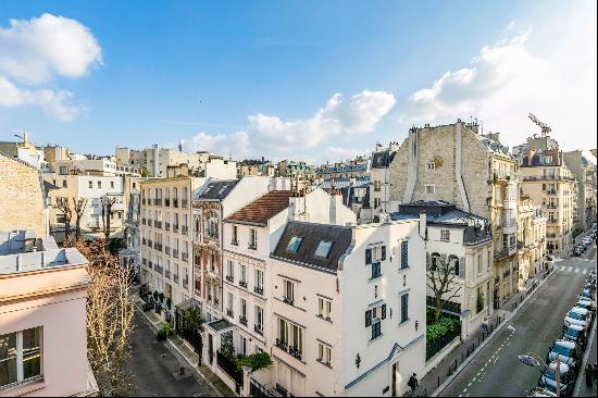 Paris 16th District - A spacious 4/5 bed apartment