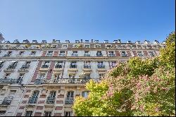 Paris 8th District – A bright 3-bed apartment