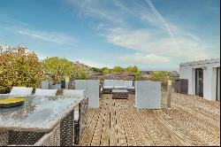 Rueil-Malmaison – A triplex apartment with a garden and a roof terrace