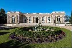 A sublime Palais inspired by Grand Trianon Palace, 20 min from Paris