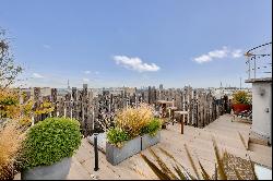 Paris 2nd District – A 3-bed apartment with a magnificent roof terrace