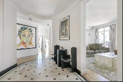 Paris 8th District – A magnificent 3/4 bed apartment