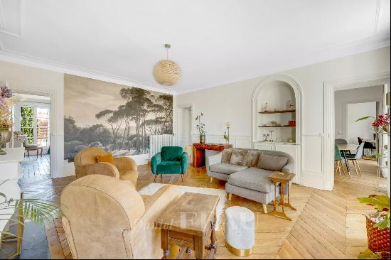 Versailles - A renovated 3-bed apartment