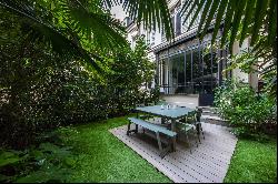 Paris 16th District – An ideal pied a terre with a garden