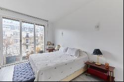 Paris 16th District – A 3/4 bed apartment with a balcony