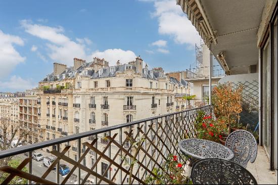 Paris 16th District - A 3/4 bed apartment with a balcony