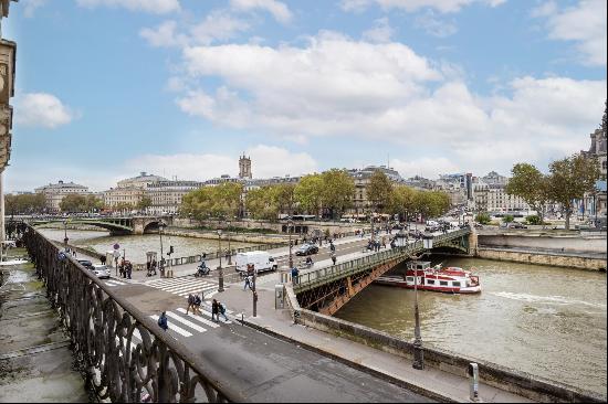 Paris 4th District -  An ideal pied a terre