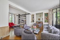 Sale - Mansion Paris 16th (Auteuil)