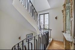 Sale - Mansion Paris 16th (Auteuil)