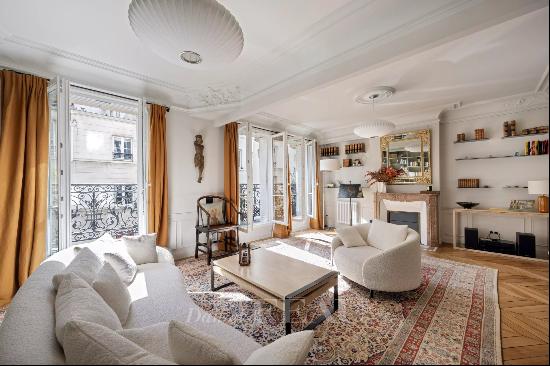 Paris 3rd District -  A 3-bed apartment in a prime location