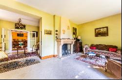 Vaucresson - A delightful 3-bed period property