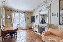 Paris 16th District –  A 5-bed apartment oozing with period charm