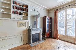 Paris 16th District –  A 5-bed apartment oozing with period charm