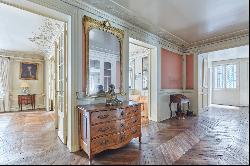 Paris 16th District –  A 5-bed apartment oozing with period charm