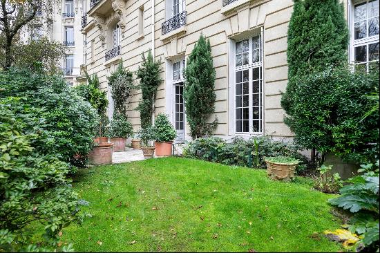 Paris 16th Trocadero - Elegant apartment with a garden