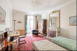 Paris 6th District – A bright 3-bed apartment