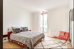 Paris 16th District - A renovated 3-bed apartment