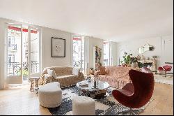 Paris 16th District - A renovated 3-bed apartment