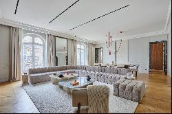 Paris 16th District -  An exceptional 4-bed apartment