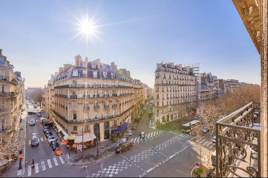 Paris 16th District –  A bright 3-bed apartment