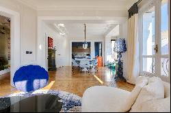 Paris 16th District –  A bright 3-bed apartment