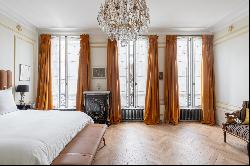 Neuilly-sur-Seine  - A renovated private mansion