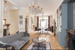 Neuilly-sur-Seine  - A renovated private mansion