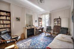 Paris 7th District – A 4/5 bed apartment