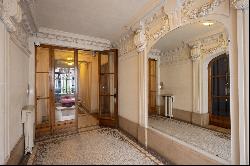 Paris 7th District - Invalides-  A 4/5 bed apartment